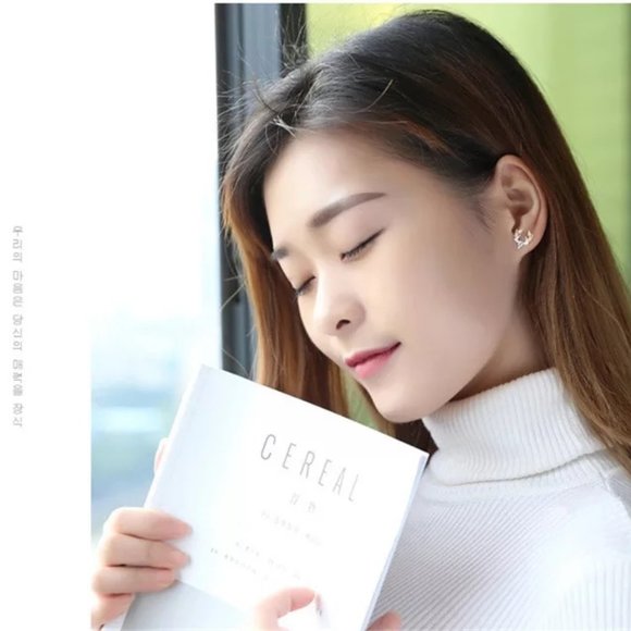 S925 Flower Deer Stud Earrings - Picture 6 of 9